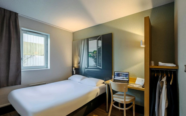B&B HOTEL Poitiers (1)