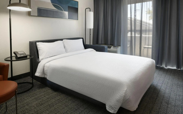 Courtyard by Marriott Dallas Las Colinas