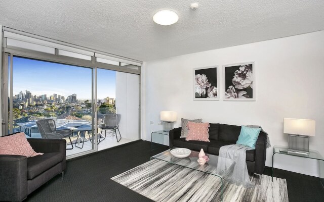 Modern Two Bedroom Apartment with Views - HARIS