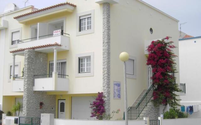 Excelente Moradia junto à Praia