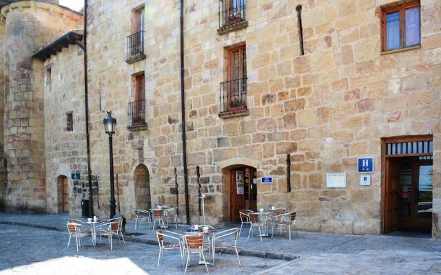 Hotel Monasterio de Leyre