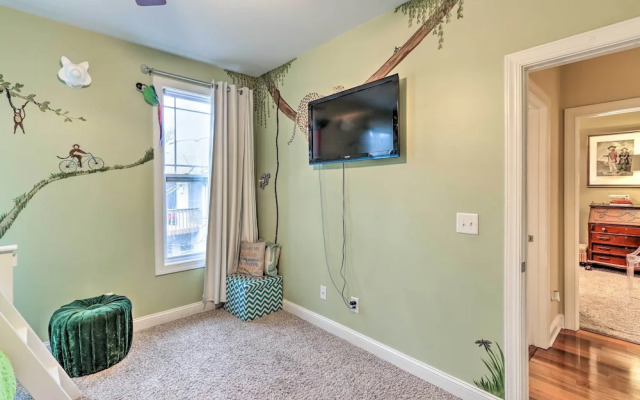 Lake Access: Waleska House w/ Floating Dock!