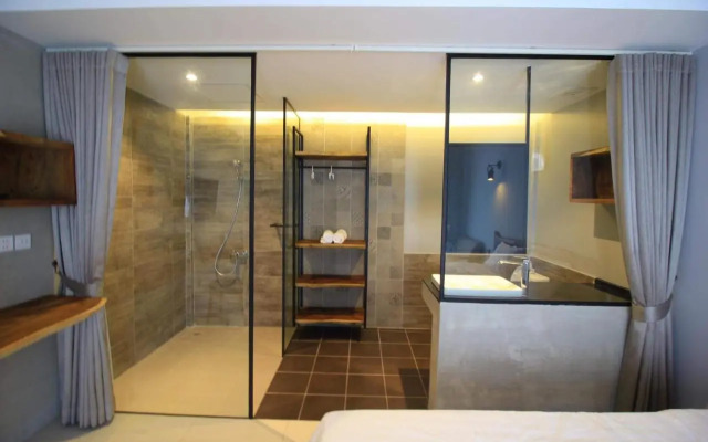 Mango Hotel