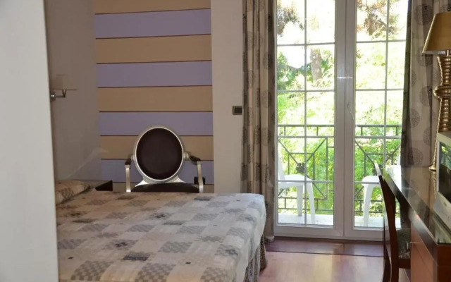 Regent Beach Hotel & Apartments