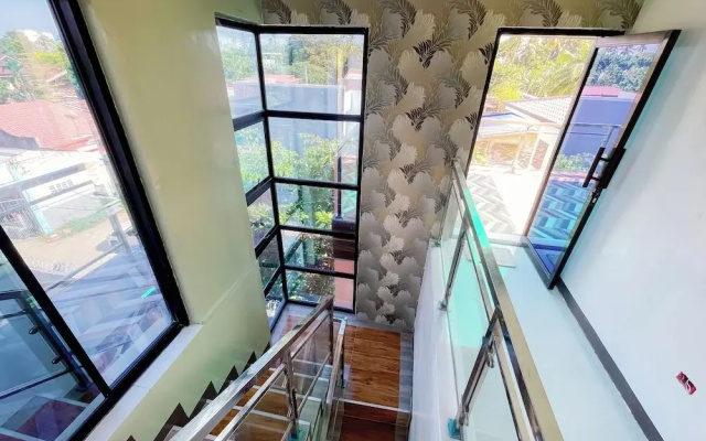 Rb's Three Storey House