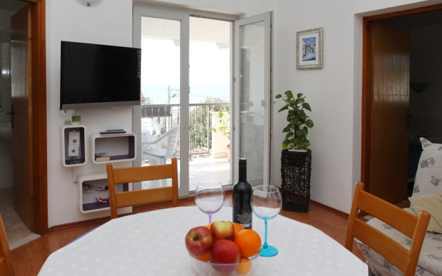 Apartment Mari - 100 m from beach: A1 Petrcane, Zadar riviera
