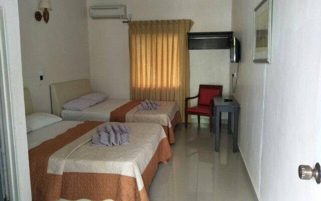 OYO 89890 Mila Motel 2