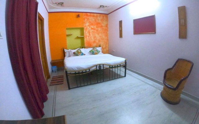 Little Peepal House