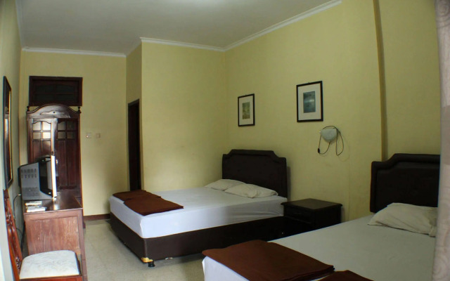 Ananda Hotel