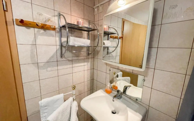 Residence Jaune Et Rose