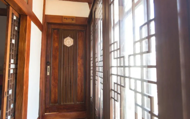 Hanok 1957