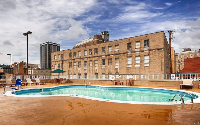 Quality Inn & Suites Charleston - Civic Center