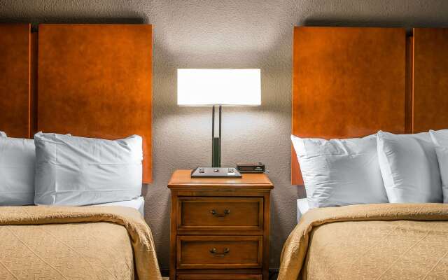 Quality Inn and Suites Livonia