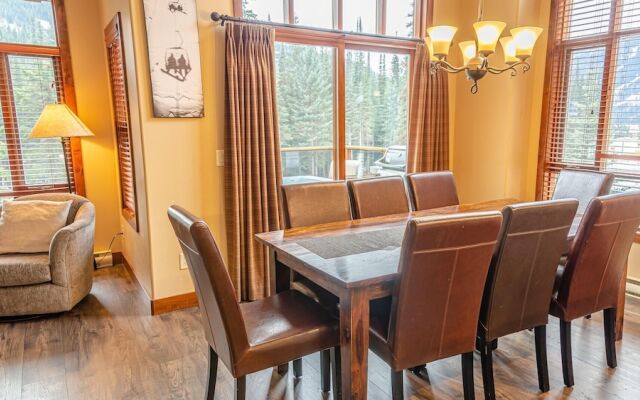 Woodhaven #32 By Bear Country