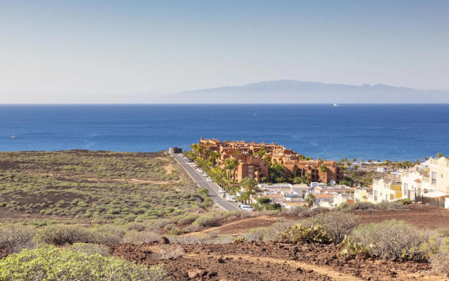 Alzaro 0-4 DELUXE SEA VIEW 2B