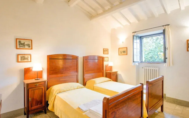 Villa in Sermugnano With Pool & Garden