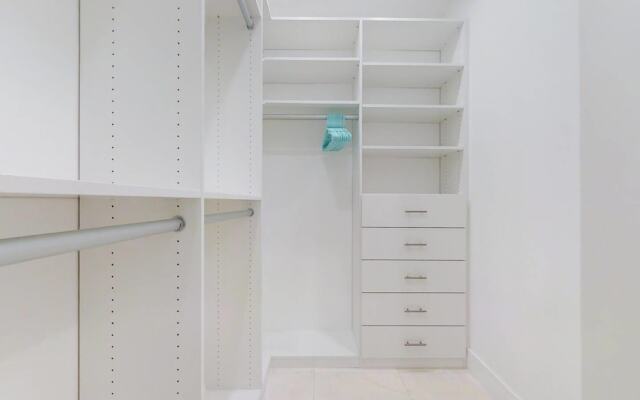 Beautiful Hollywood Beach 4 BR Home W Heated Pool