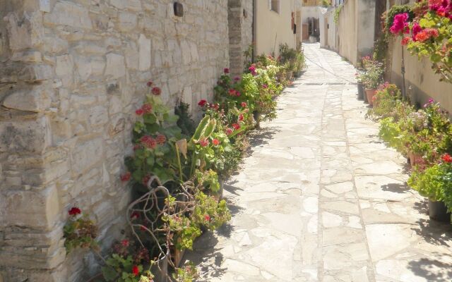 Romios Holiday Apartments