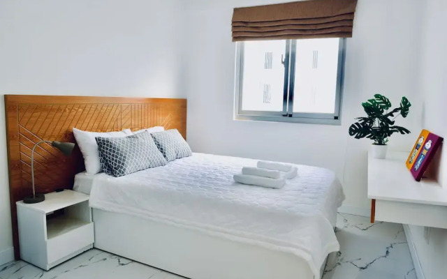 La Rose Great view 14th 2 Br. Apartment