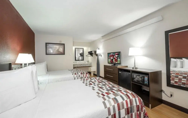 Travelodge by Wyndham Peoria