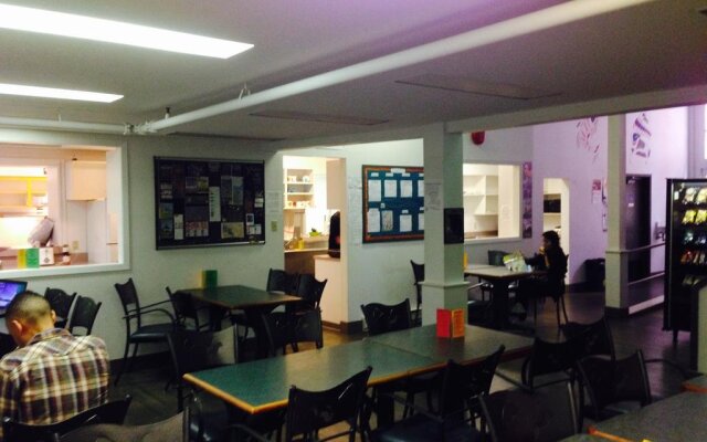 HI Victoria Hostel