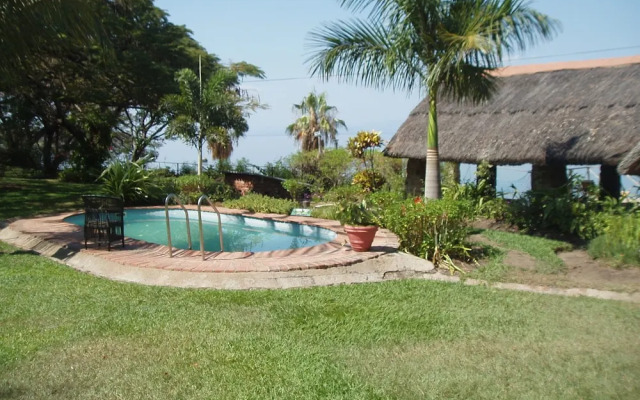 Nkhudzi Beach Lodge