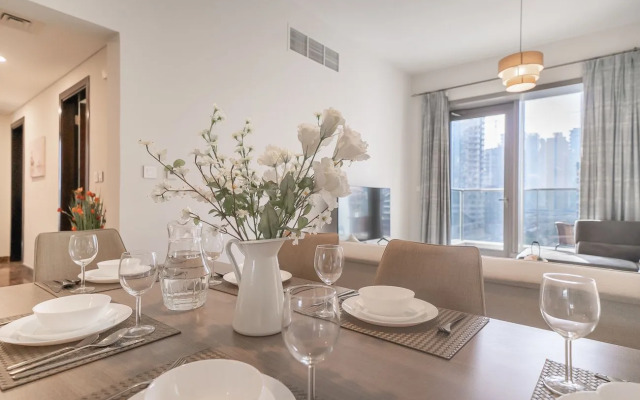 Stunning flat with balcony in Sparkle Tower