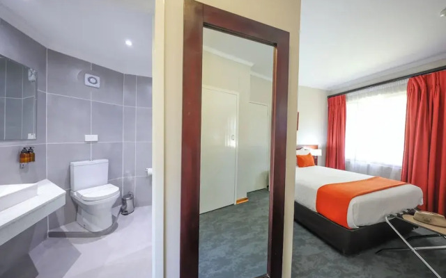 Cresta Botsalo Hotel