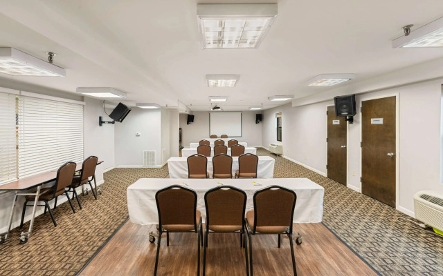 Days Inn by Wyndham Raleigh-Airport-Research Triangle Park