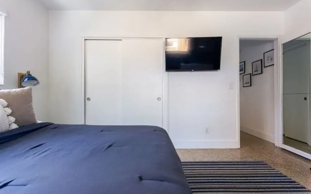 Peaceful Beach Oasis With Free Parking