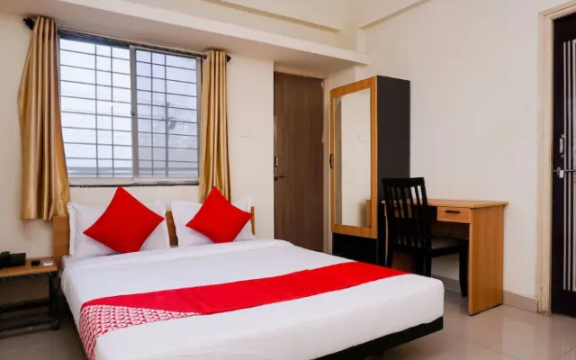 OYO Flagship 22520 Lakeview Lohegaon