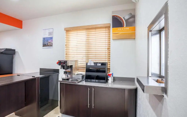 Motel 6 Ventura, CA - Downtown