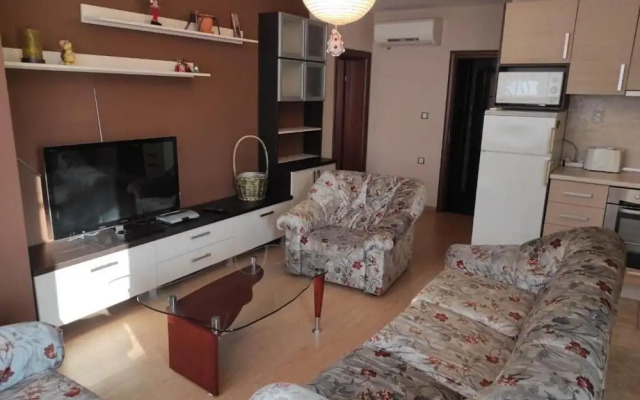 Sunny Apartment With a Wonderful View - Parking