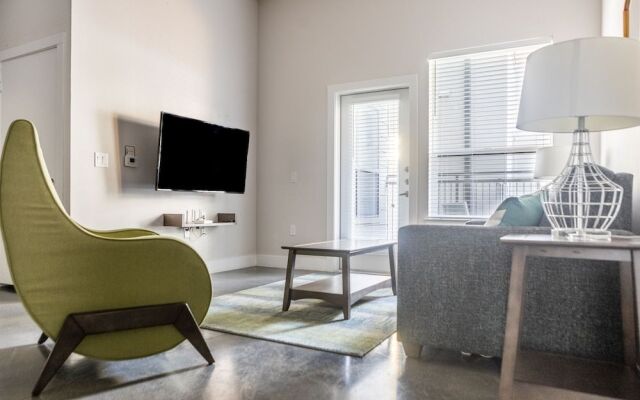 WanderJaunt - Hip East Austin Apartments