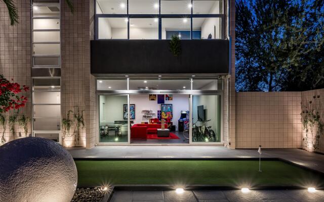 Old Town Scottsdale Iconic Modern Mansion