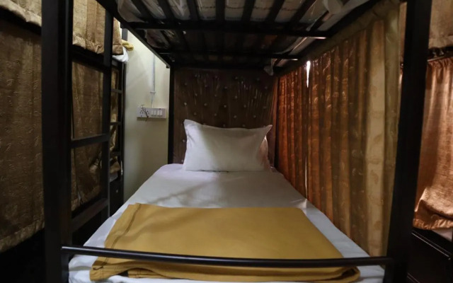 Indigo Room Sharing Dormitory - Near International Airport