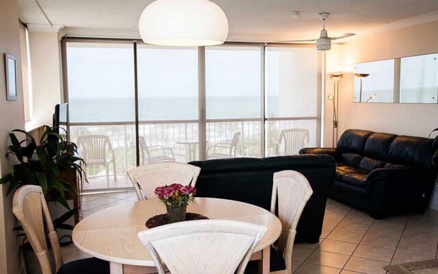 Elouera Tower Beachfront Apartments