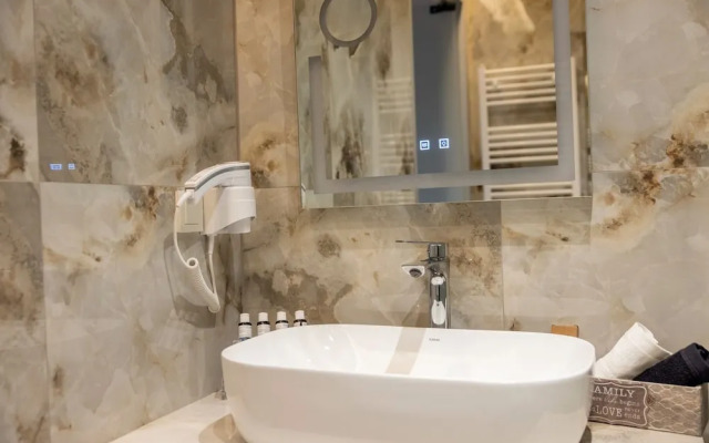 Trikala Mall Suites !