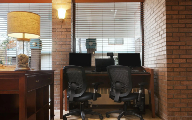 Country Inn & Suites by Radisson, Traverse City, MI