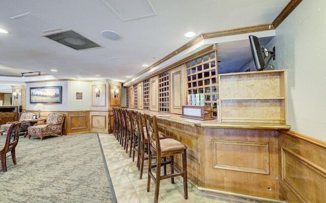 Ski-in Downtown Breckenridge Condo