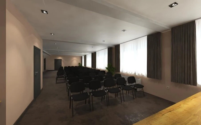 Adeo Hotel