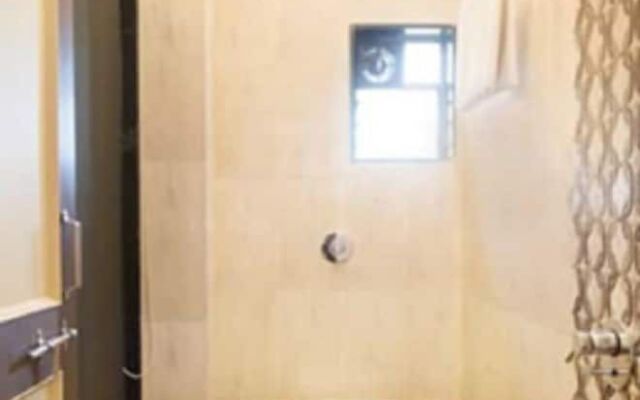 OYO 10236 Strawberry Homes