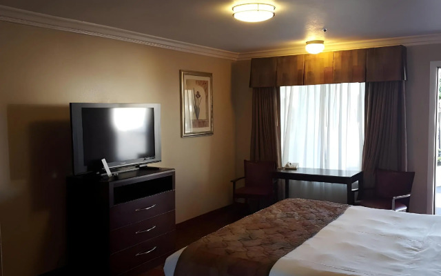 Pacific Shores Inn
