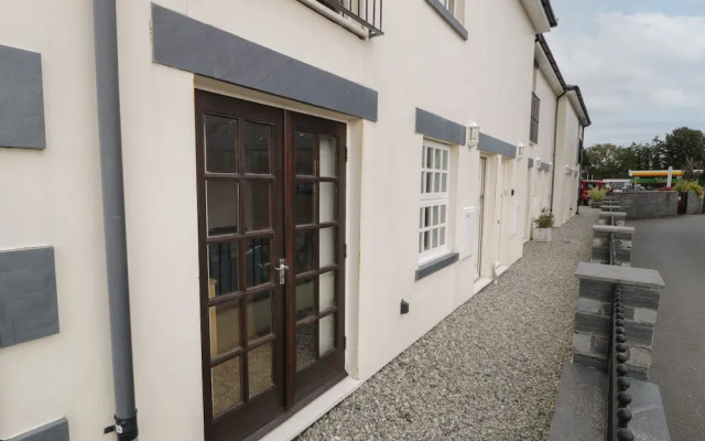 Whistle Stop Apartment