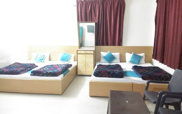 Goroomgo Tourist Home Rishikesh