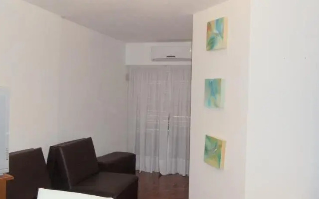 Departamento Obispo Trejo 700