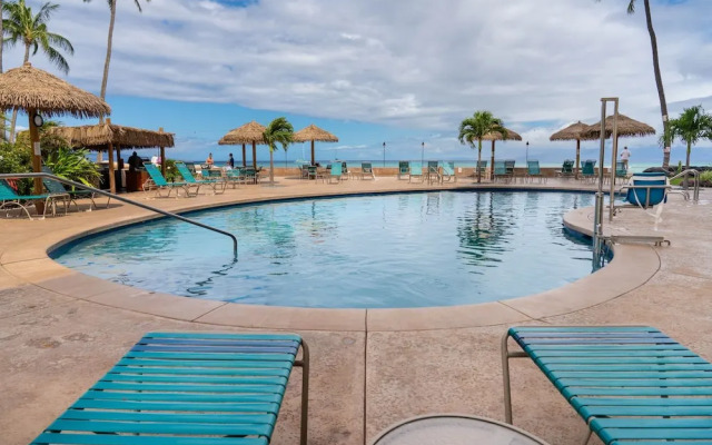 Royal Kahana 702 Studio Bedroom Condo by RedAwning