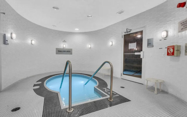 Stallion Suites Opp CN Tower & Scotiabank Arena