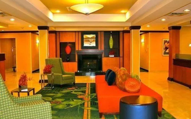 Fairfield Inn and Suites Youngstown Austintown