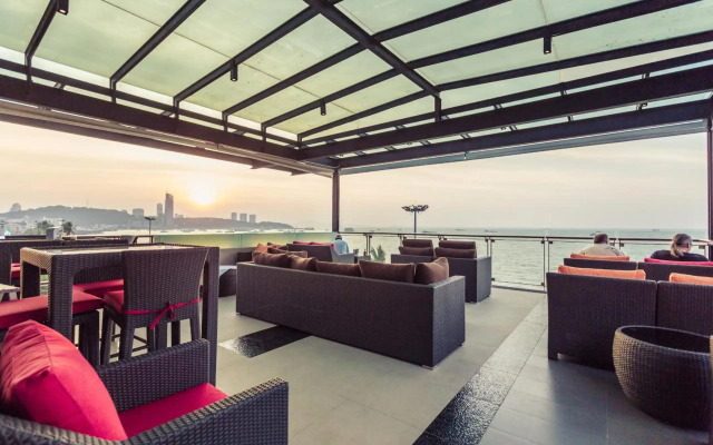 Serenotel Pattaya Beach Front
